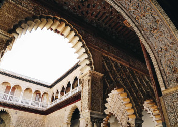 Королевский дворец Алькасар (Alcázar of Seville) в Севилье, Испания – фотографии Испании