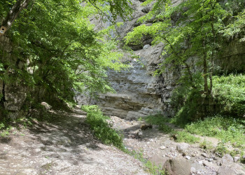 Тропинка к водопаду Адай-Су, Кабардино-Балкария – фотографии России