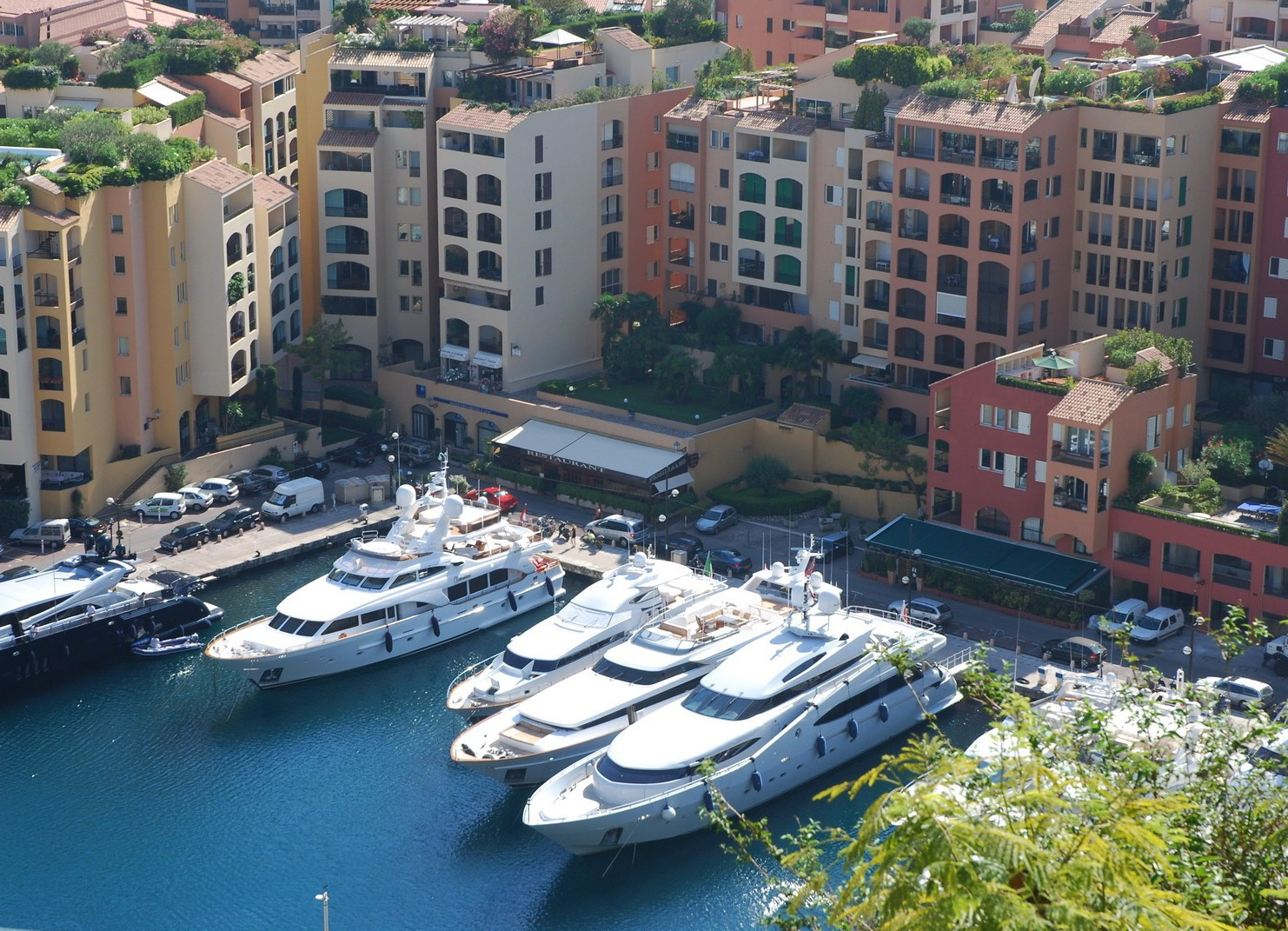 Причал и яхты. Фиери. Албания – фотографии Албании