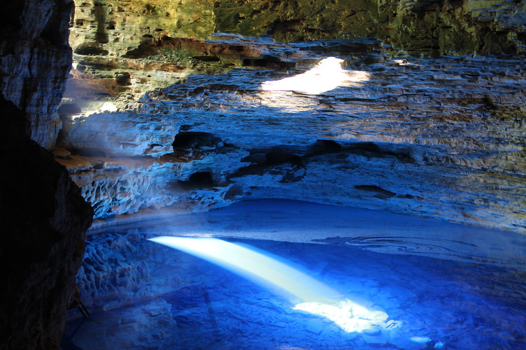 Зачарованный колодец (Poço Encantado) не следует путать с водопадом - Cachoeira Poço Encantado – фотографии Бразилии