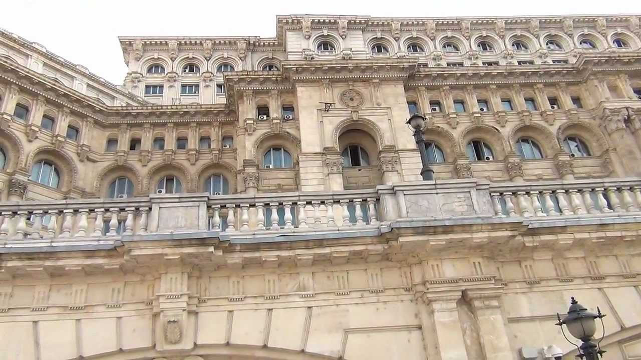 Для постройки Дворца парламента в Бухаресте переселили 40 тысяч жителей, когда страна голодала – фотографии Румынии