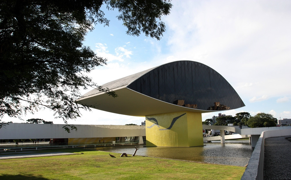 Музей Оскара Нимейера (Museu Oscar Niemeyer) – фотографии Бразилии
