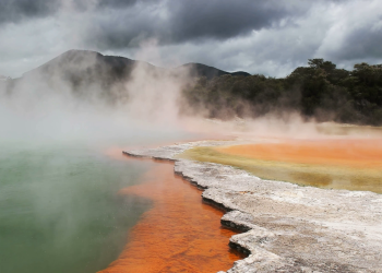 Геотермальная активность Уаи-О-Тапу (Уаи-О-Тапу), город Роторуа, Новая Зеландия – фотографии Новой Зеландии