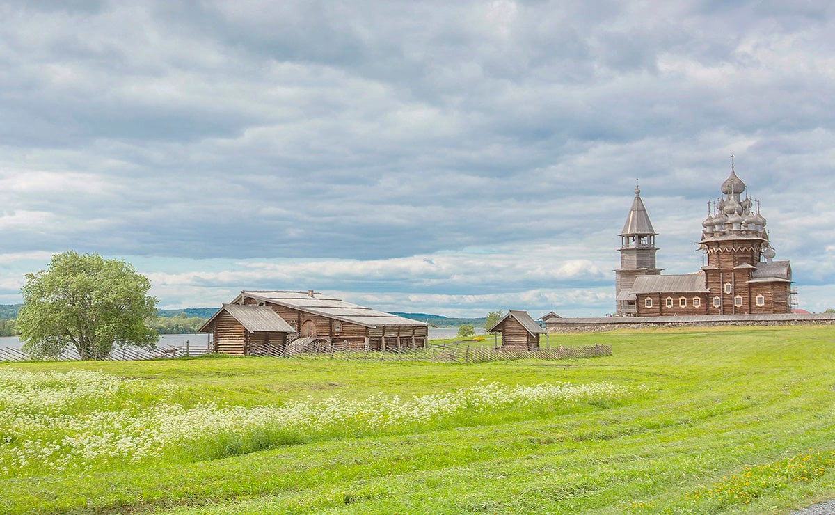 Архитектурный ансамбль Кижи (Kizhi Pogost) в Карелии – фотографии России