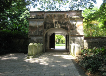 Ворота Форта Каннинг (Fort Canning) – фотографии Сингапура