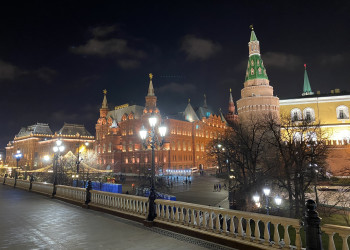 Вид с Охотного ряда на Красную площадь – фотографии России