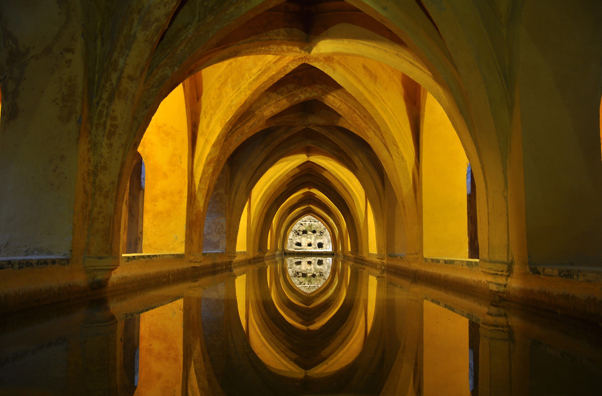 Испанский королевский дворец Алькасар в Севилье – фотографии Испании