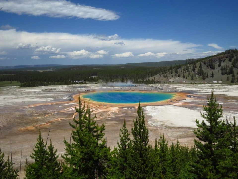 Йеллоустонский парк, хороший вид с горы – фотографии США