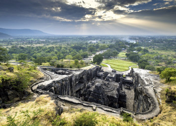 Пещерные храмы Эллоры 11 – фотографии Индии