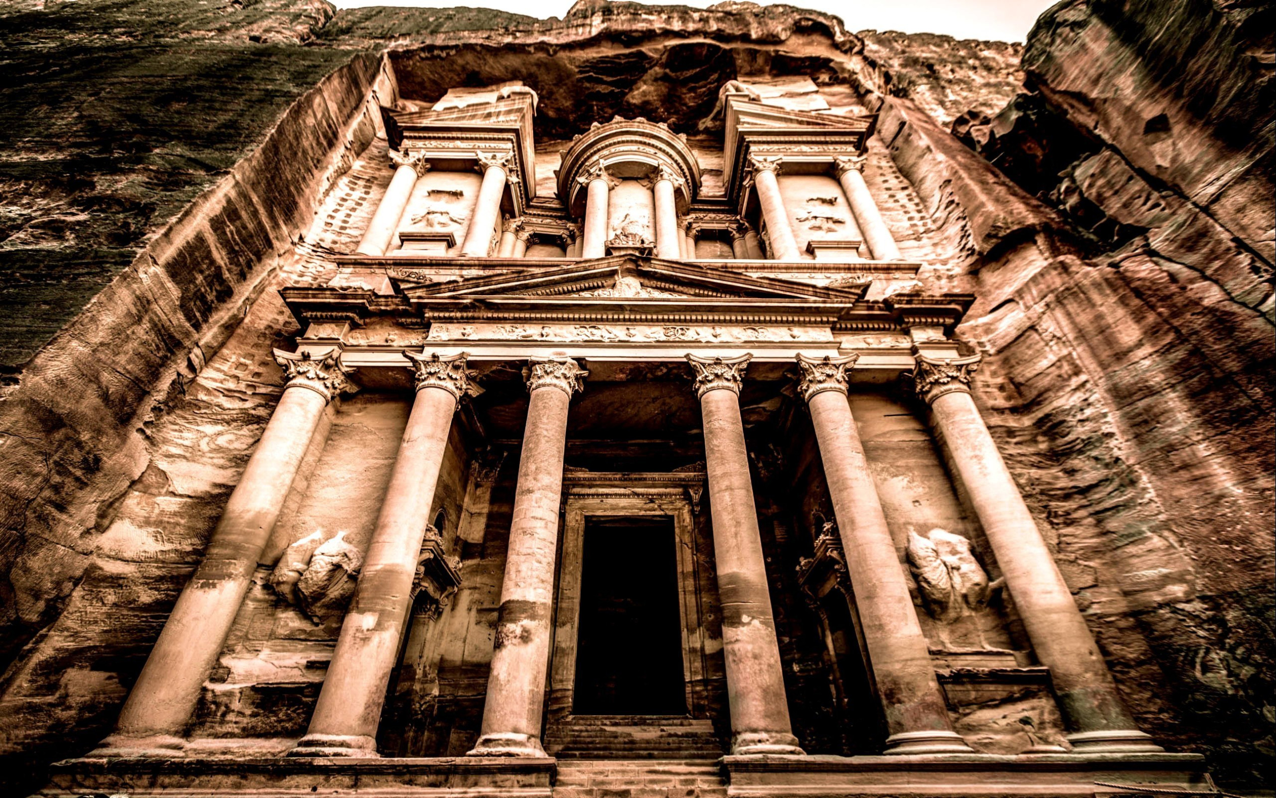 Храм Эль-Хазне, древний город Петра, Иордания – фотографии Иордании