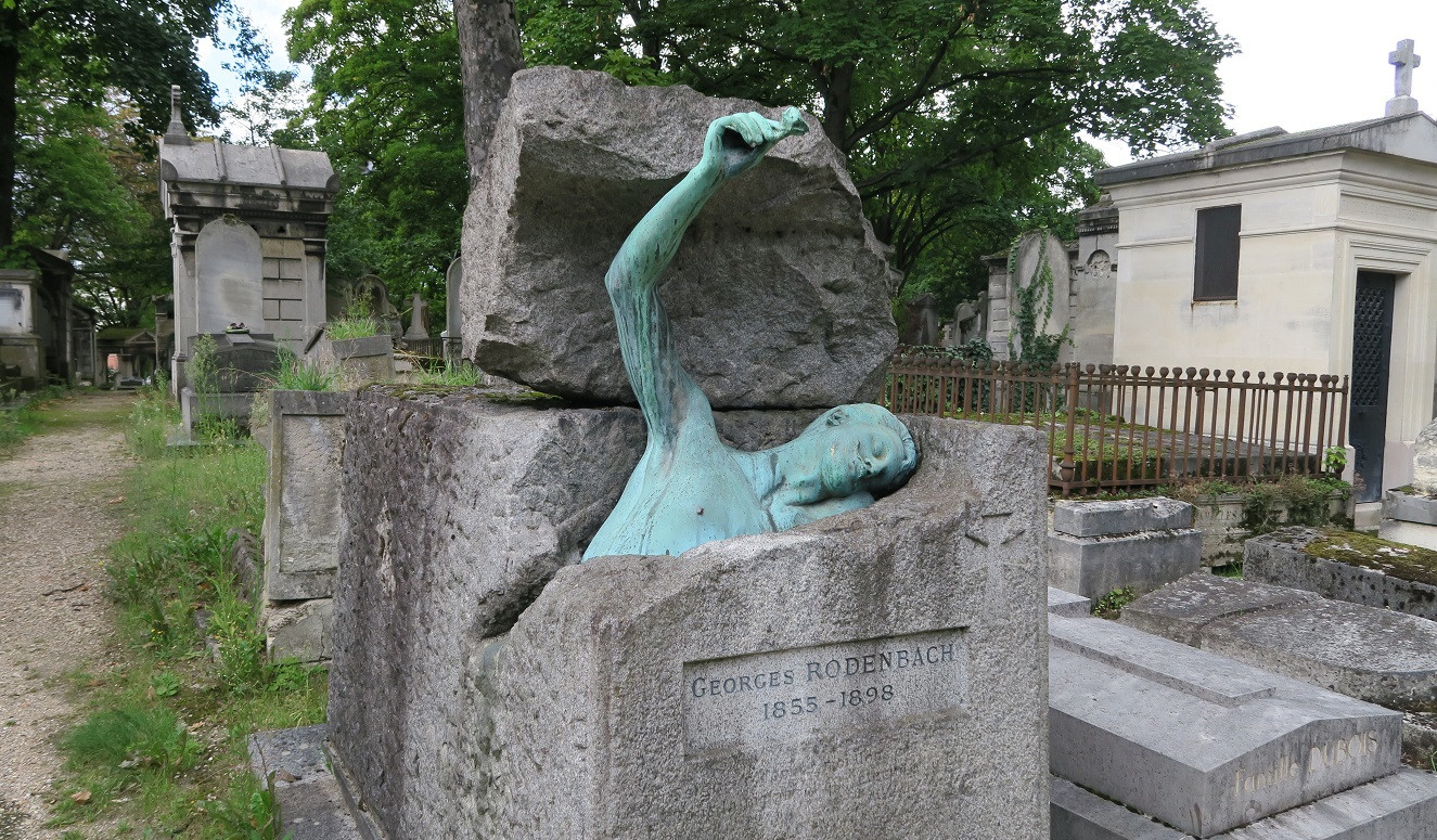 Историческое кладбище Пер-Лашез (Pere Lachaise Cemetery) в Париже – фотографии Франции
