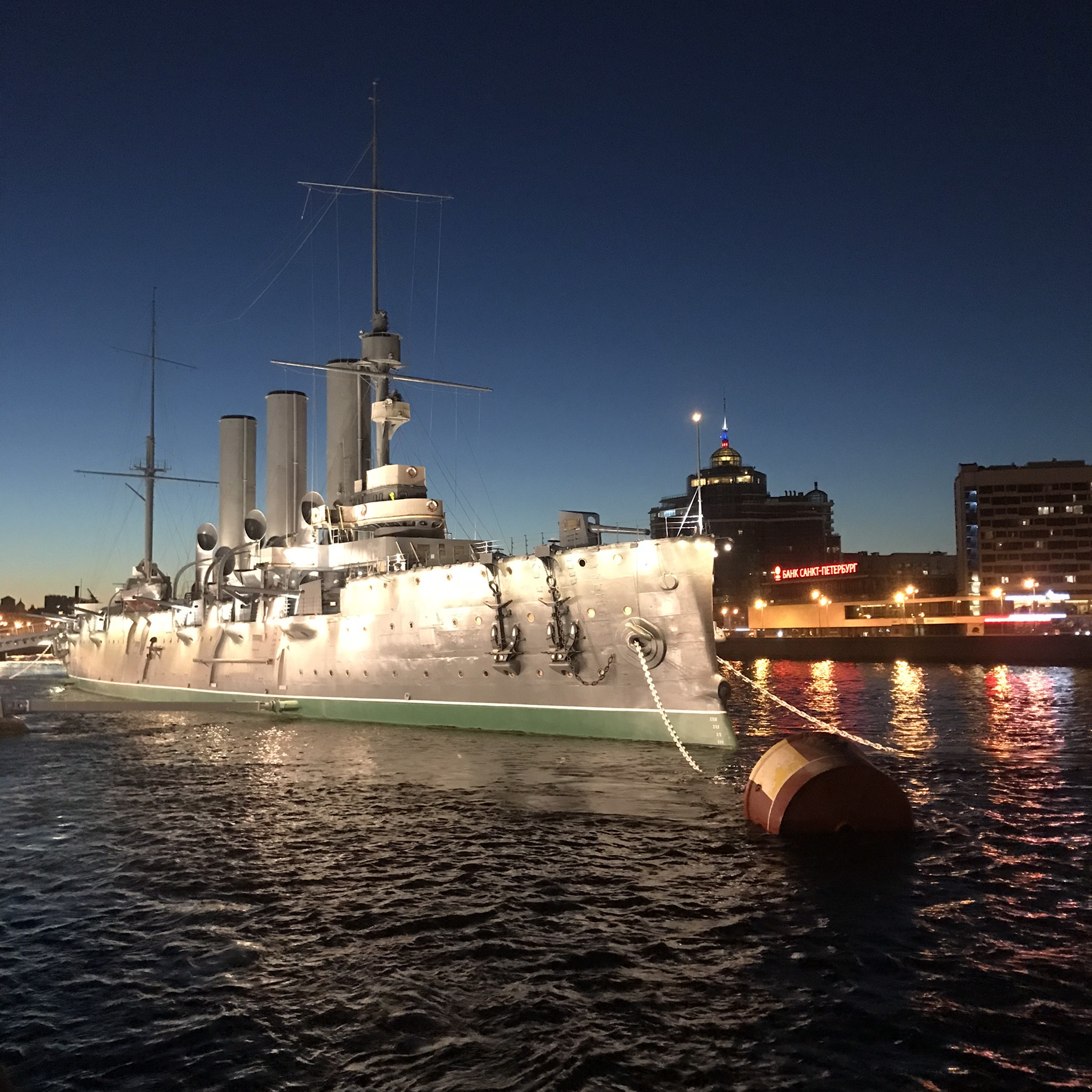 Аврора ночью в конце мая в Питере – фотографии России