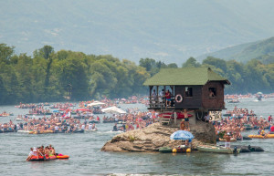 Дом отшельника на реке Дрина 10 – фотографии Боснии и Герцеговины