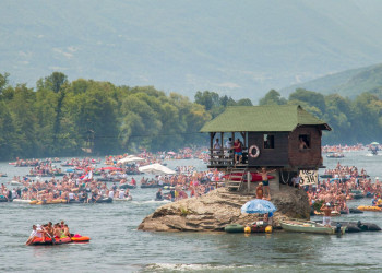 Дом отшельника на реке Дрина 10 – фотографии Боснии и Герцеговины