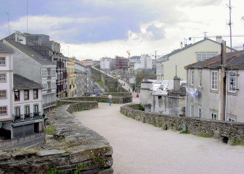 Защитная городская стена Луго – фотографии Испании