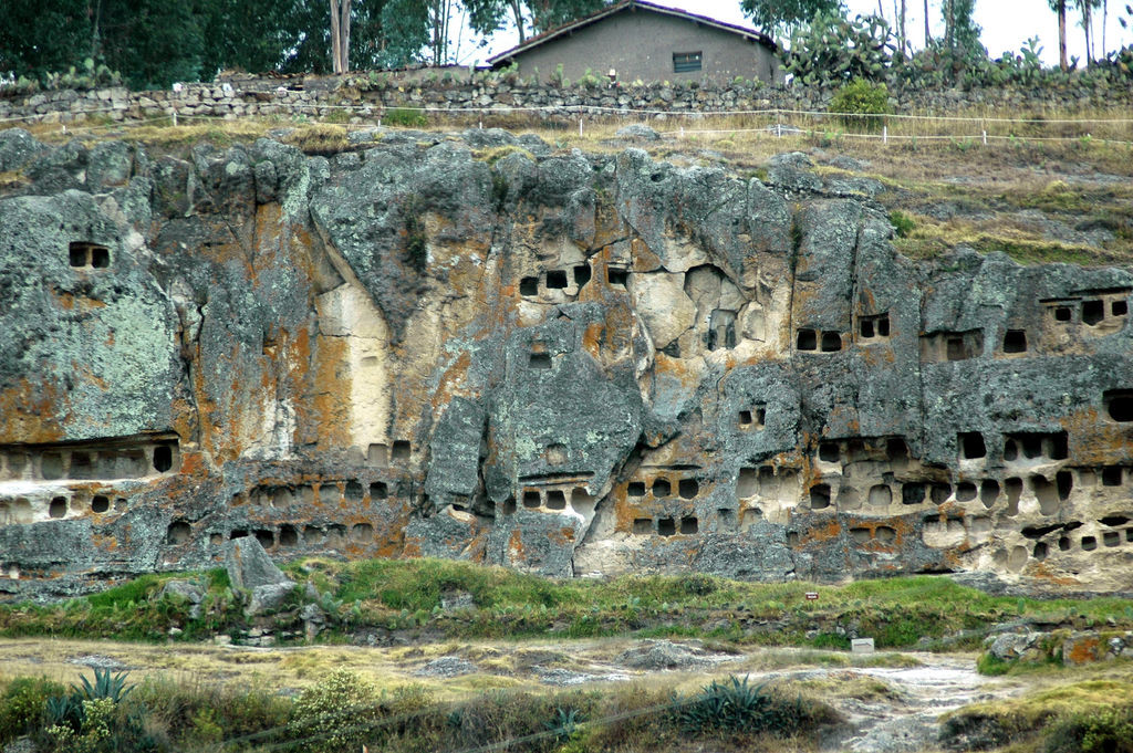 Окна Отуско в окрестностях Кахамарки – фотографии Перу