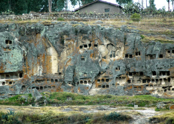 Окна Отуско в окрестностях Кахамарки – фотографии Перу