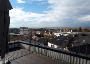 Городские крыши. Нойзидль-ам-Зе. Австрия – фотографии Австрии