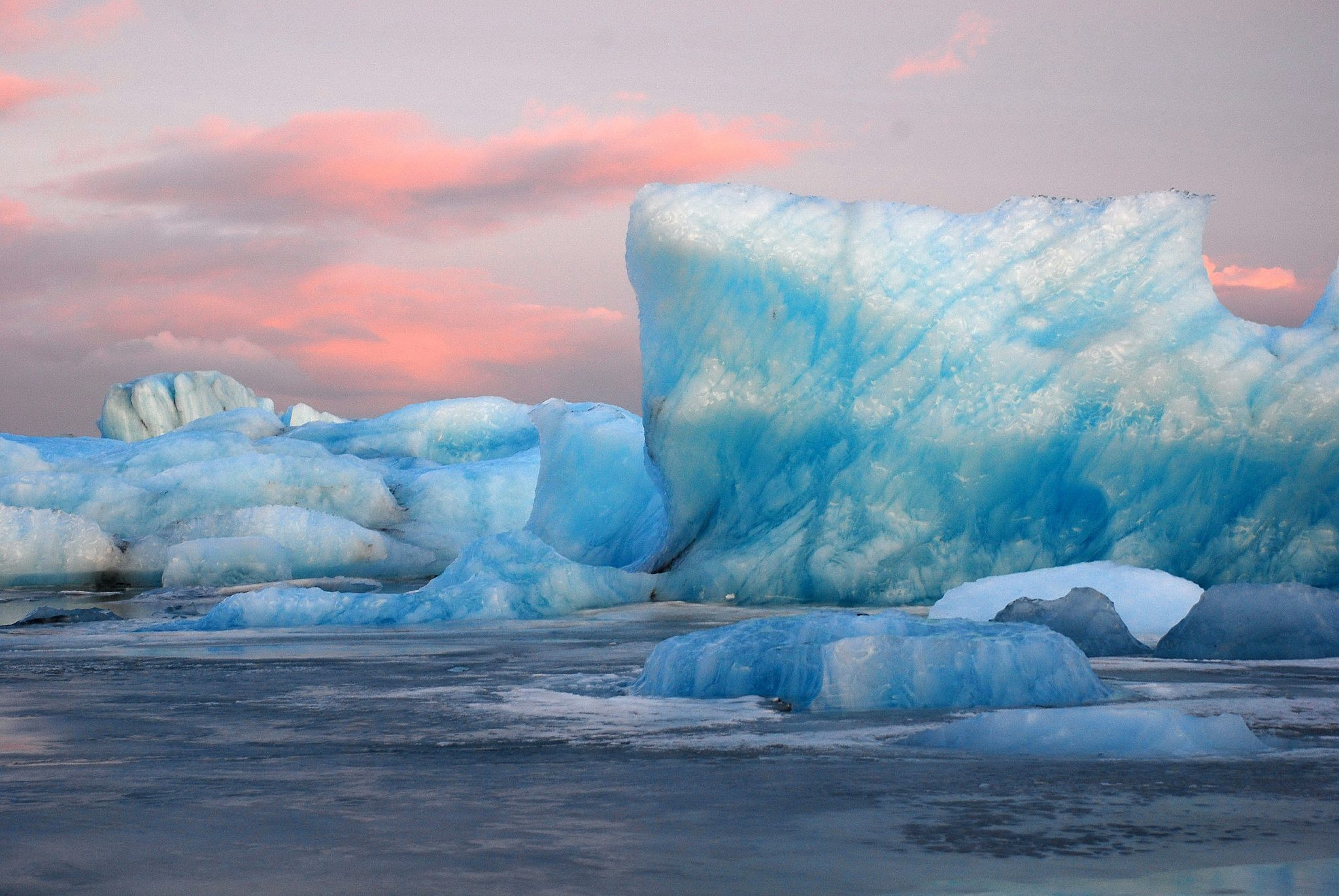 Исландцы очень любят свои ледники Vatnajökull или «Водяной ледник», которые украшают их ландшафт – фотографии Исландии