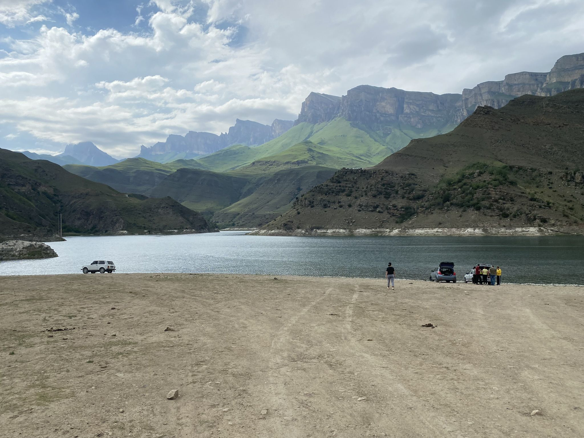 Кабардинское озеро Гижгит – фотографии России