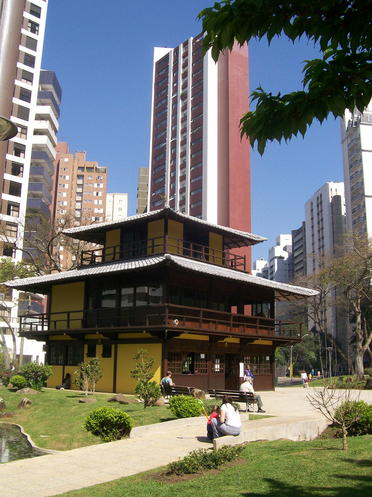 Японская площадь в Курибите – фотографии Бразилии