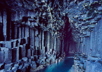 Фингалова пещера на островке Стаффа (Staffa) в Шотландии – фотографии Великобритании