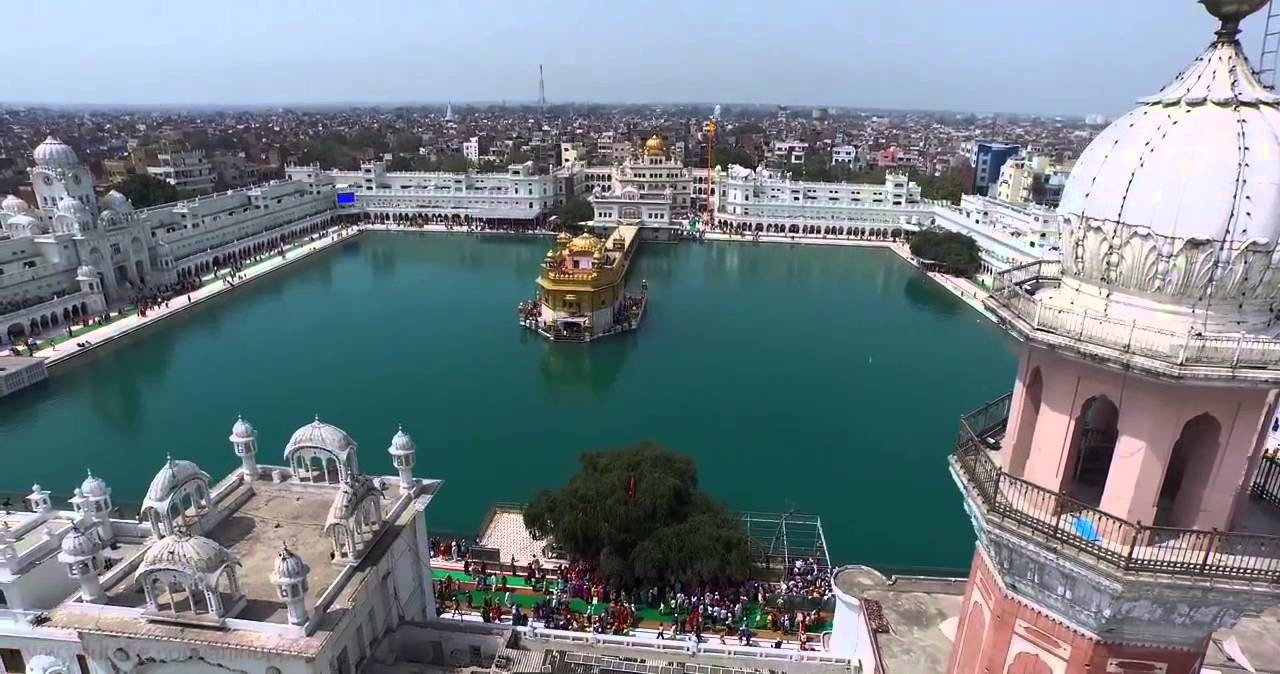 На озере в Индии в 1604 был возведён Золотой храм Хармандир-Сахиб – фотографии Индии