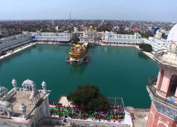 На озере в Индии в 1604 был возведён Золотой храм Хармандир-Сахиб – фотографии Индии