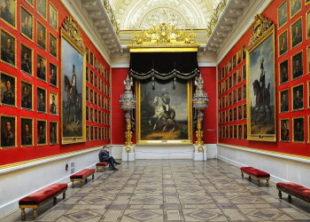 Эрмитаж (The State Hermitage Museum) в Санкт-Петербурге, Россия – фотографии России