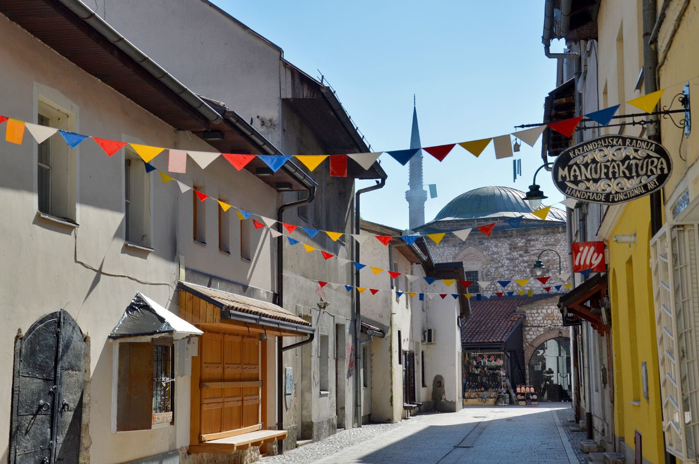 Башчаршия — это старый базар Сараево, исторический и культурный центр города – фотографии Боснии и Герцеговины