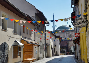 Башчаршия — это старый базар Сараево, исторический и культурный центр города – фотографии Боснии и Герцеговины