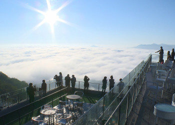 Терраса Ункай (Unkai Terrace), остров Хоккайдо в Японии – фотографии Японии