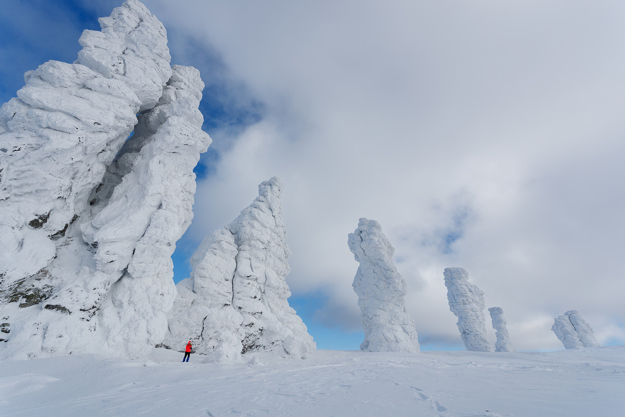 Скалы Маньпупунёр в Республике Коми – фотографии России
