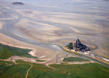 Мон-Сен-Мишель (Mont Saint Michel) - «чудо западного мира» во Франции – фотографии Франции