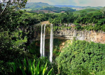 Водопад в горах. Маврикий – фотографии Маврикия