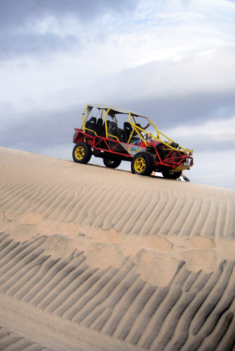 Багги у перуанского оазиса Хуакачина (Huacachina) – фотографии Перу