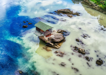 Дом отшельника на реке Дрина 3 – фотографии Боснии и Герцеговины