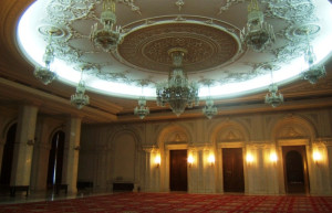 "Народный дом" диктатора Чаушеску должен был продемонстрировать миру мощь правителя – фотографии Румынии