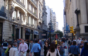 Оживленная улица. Росарио. Аргентина. – фотографии Аргентины