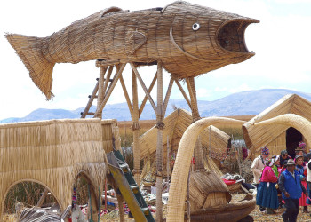 Плавучие острова Урос на озере Титикака – фотографии Перу