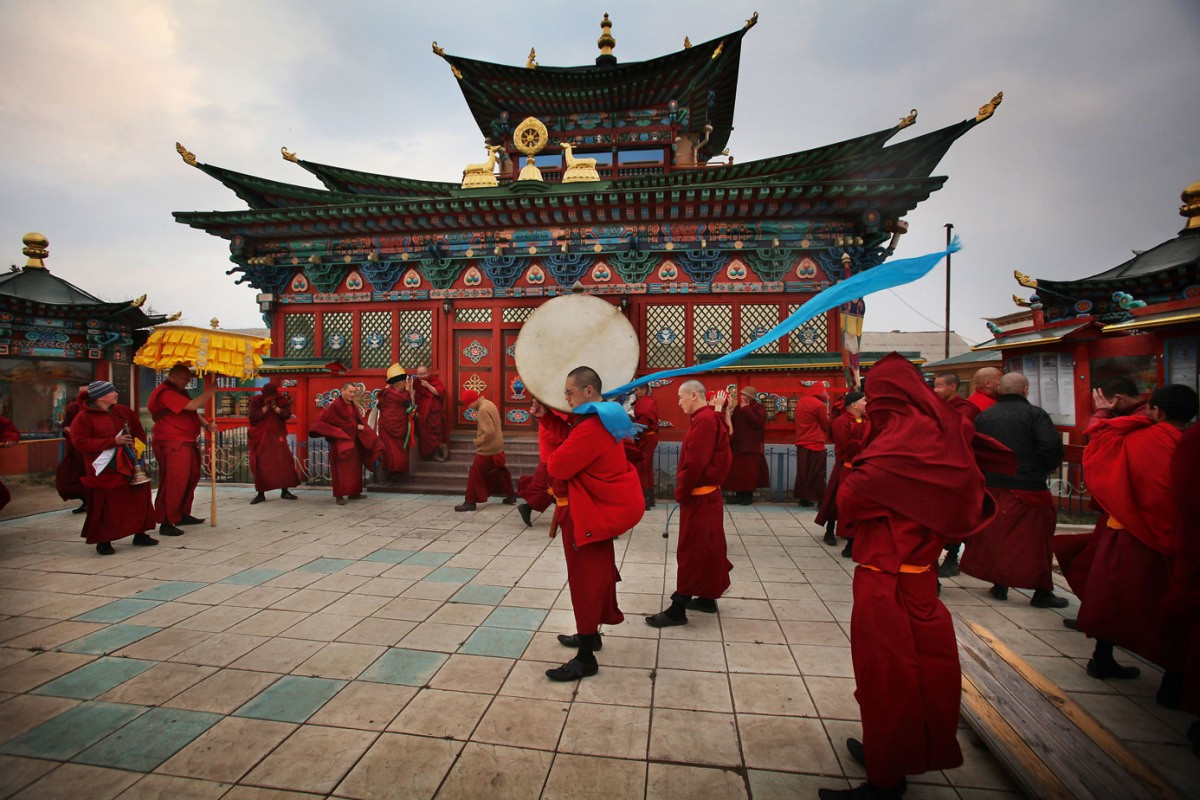 Иволгинский дацан - буддийский монастырь в Бурятии, при котором открыт университет – фотографии России