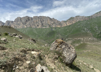 Виды перевала Актопрак в Кабардино-Балкарии, июнь 22 – фотографии России