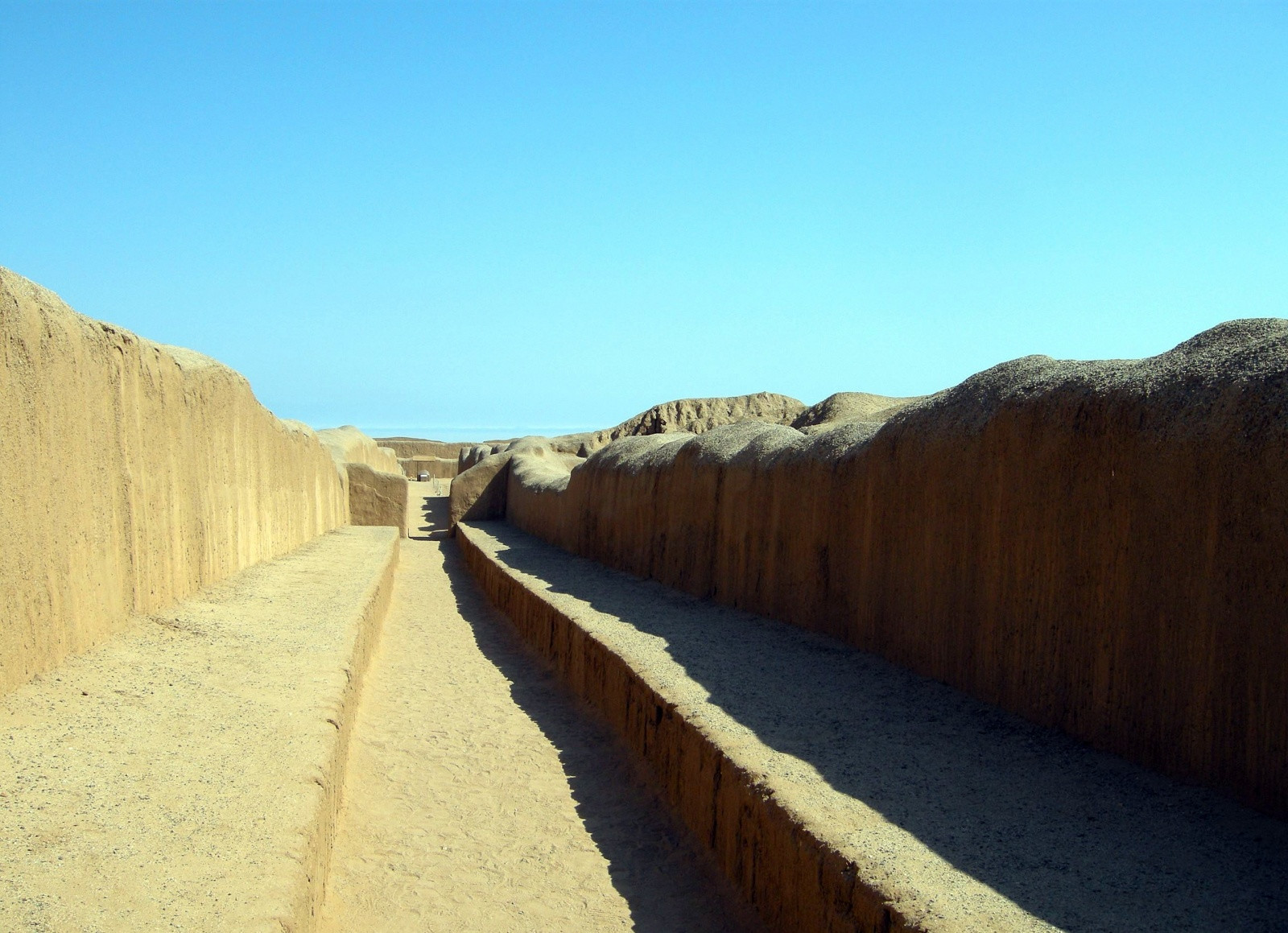Археологический комплекс Чан-Чан в окрестностях города Трухильо – фотографии Перу