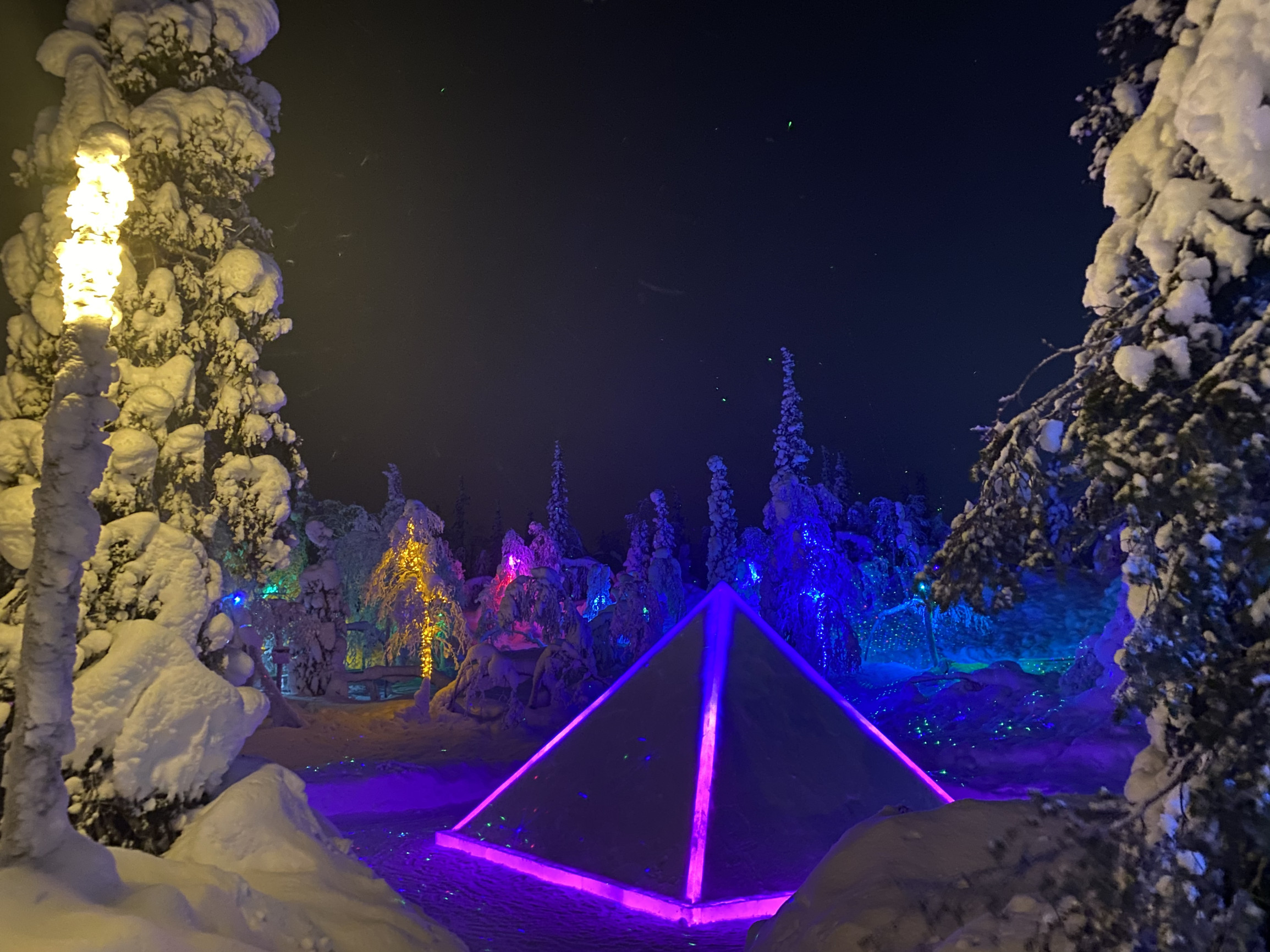 Арт-парк «Таинственный лес», сказочная пирамида – фотографии России