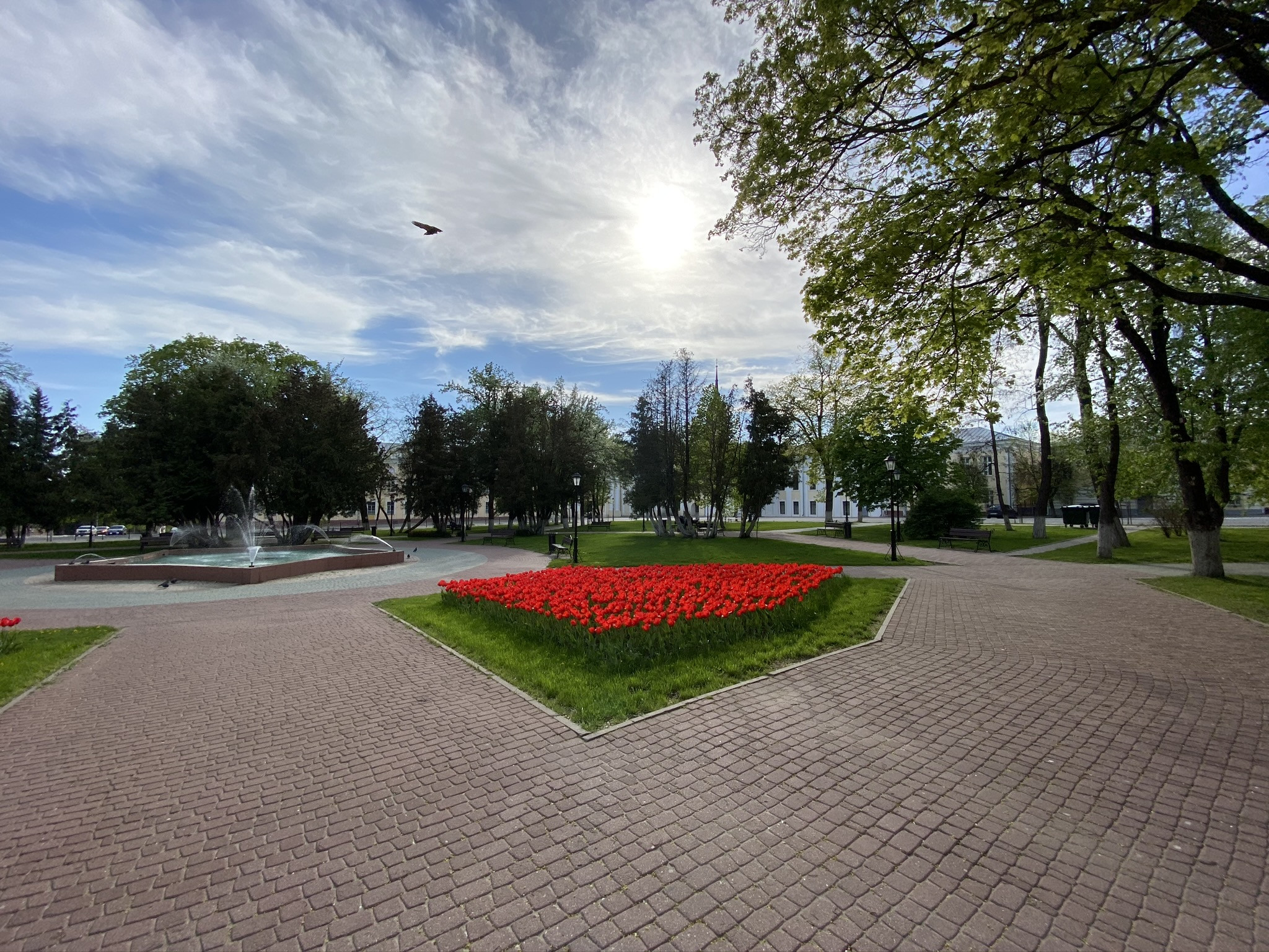 Сквер Ленина на майские праздники, Калуга – фотографии России