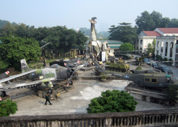 Музей армии в городе Ханой – фотографии Вьетнама