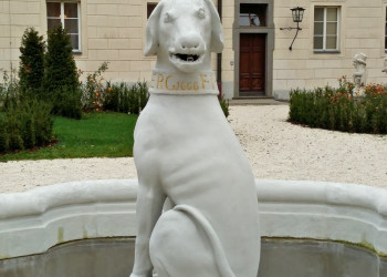 Необычный фонтан в замке Ламберг. Штайр. Австрия – фотографии Австрии