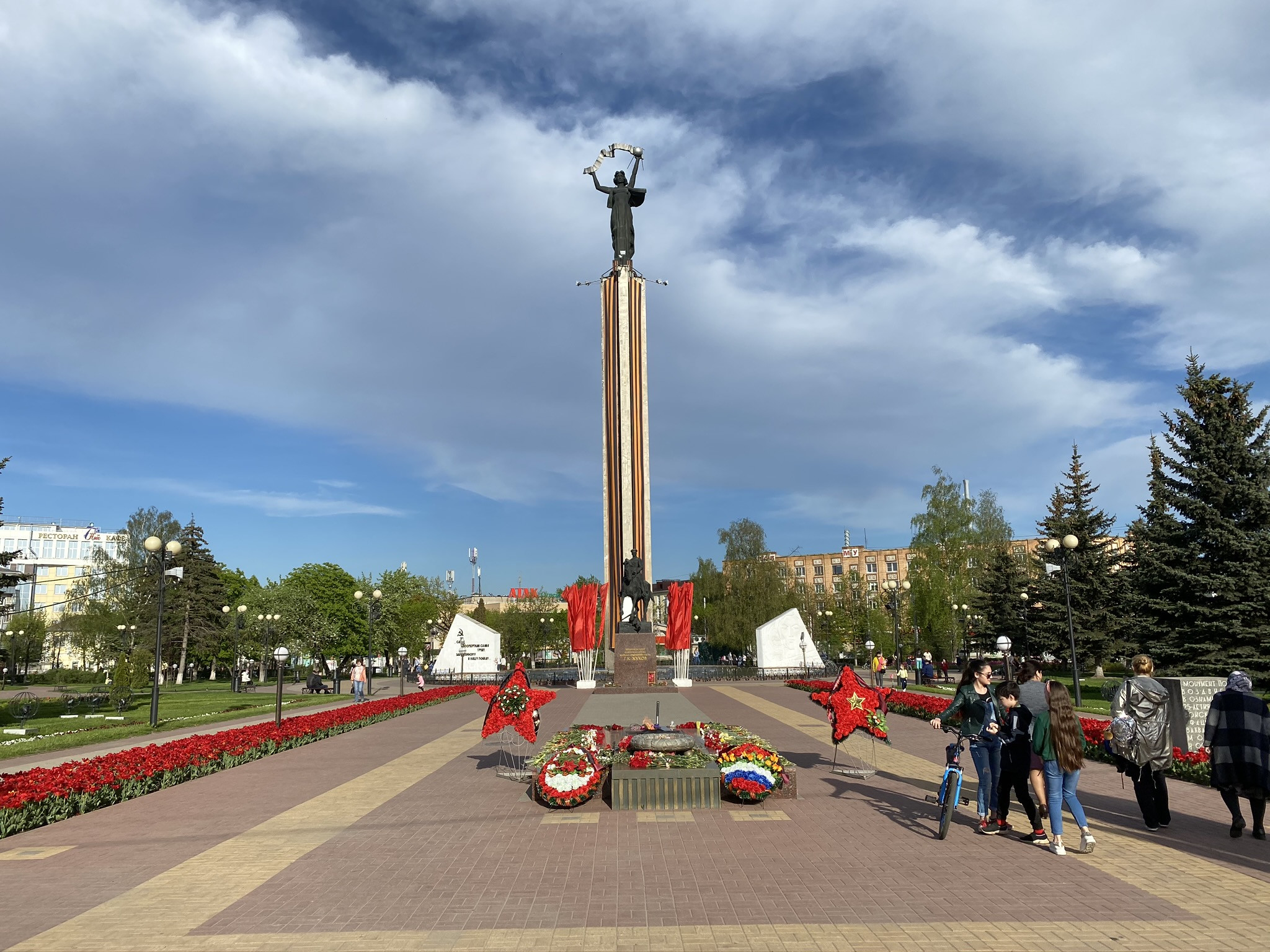 Площадь победы калуга фото Площадь победы калуга фото