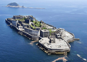 Остров Мицубиси Гункандзима (Gunkanjima), Нагасаки, Япония – фотографии Японии