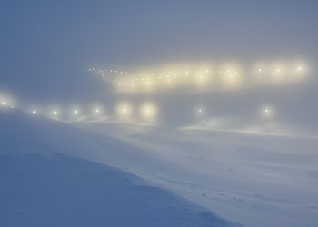 Вид на южный склон во время метели, Большой Вудьявр, Кировск – фотографии России
